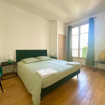 Gustave - Charming Eiffel Tower - Apartment